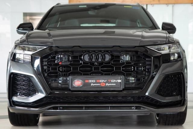 Audi RS Q8 4.0L TFSI 2023