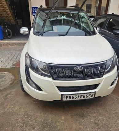 Mahindra XUV500 W10 AWD 2016