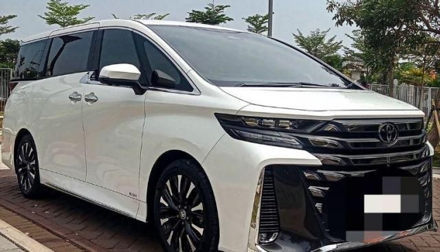 Toyota Vellfire VIP Executive Lounge 2023