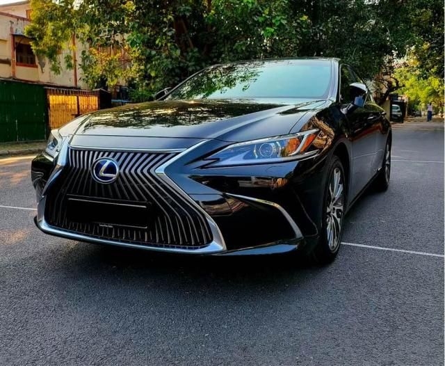 Lexus ES 300h Exquisite 2020