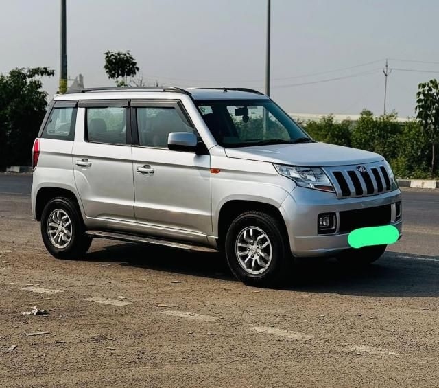 Mahindra TUV300 T8 2015