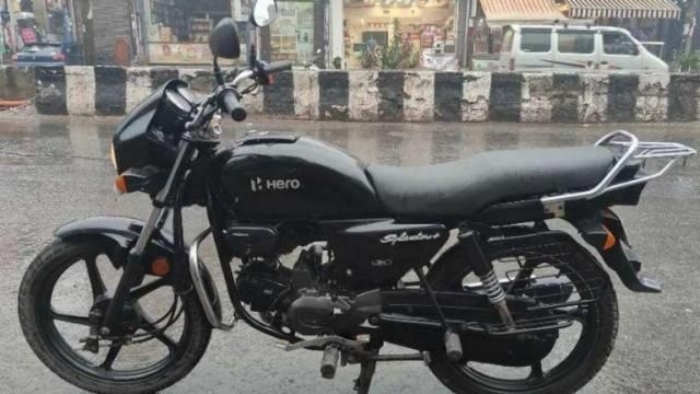 Hero Splendor Plus Black and Accent Edition 2022