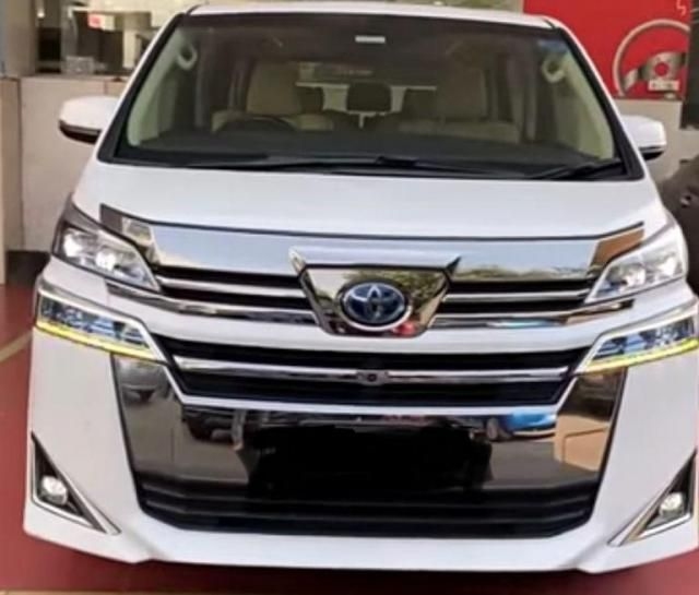 Toyota Vellfire Hybrid 2023