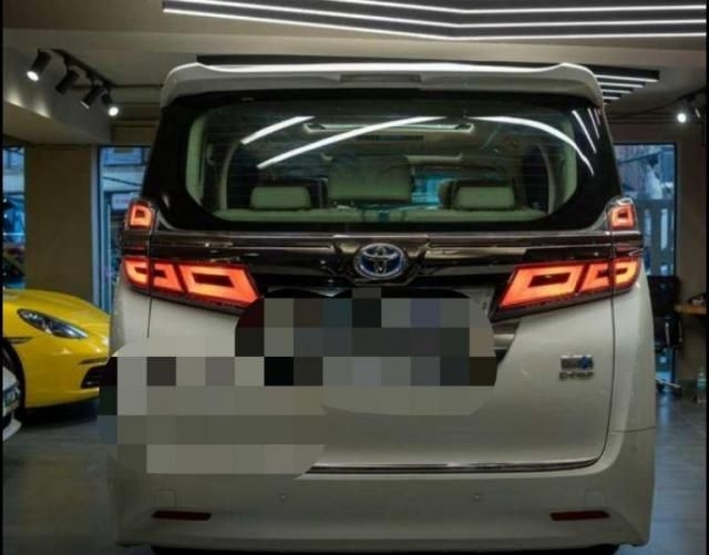 Toyota Vellfire Hybrid 2023