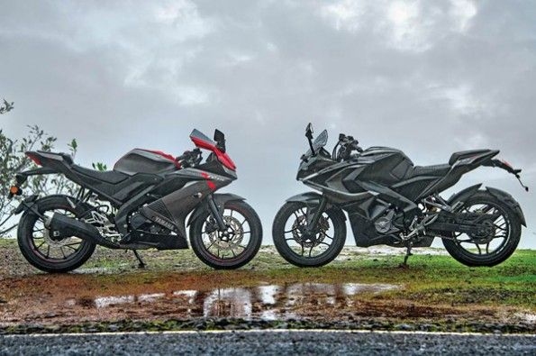 Yamaha Yzf R15 V30 Vs Bajaj Pulsar Rs200 Droom Discovery