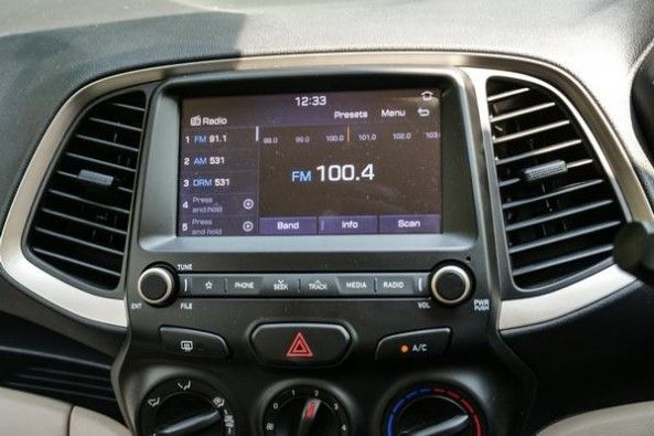 The touchscreen comes from the elder Hyundai siblings
