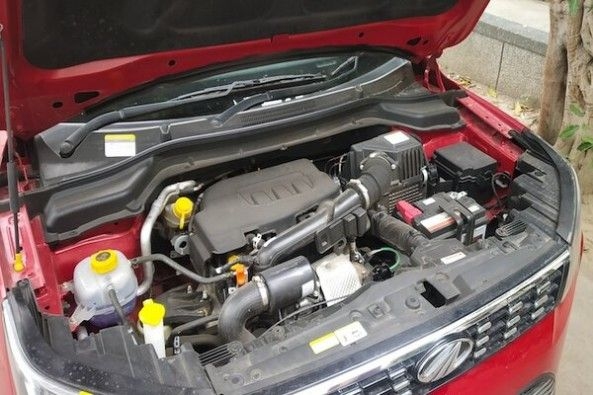Red Color Mahindra XUV300 Engine