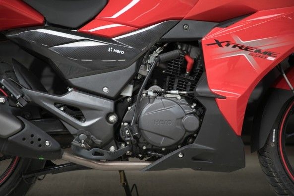 Red Color Hero Xtreme 200S Engine
