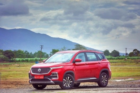Red Color MG Hector Side Profile
