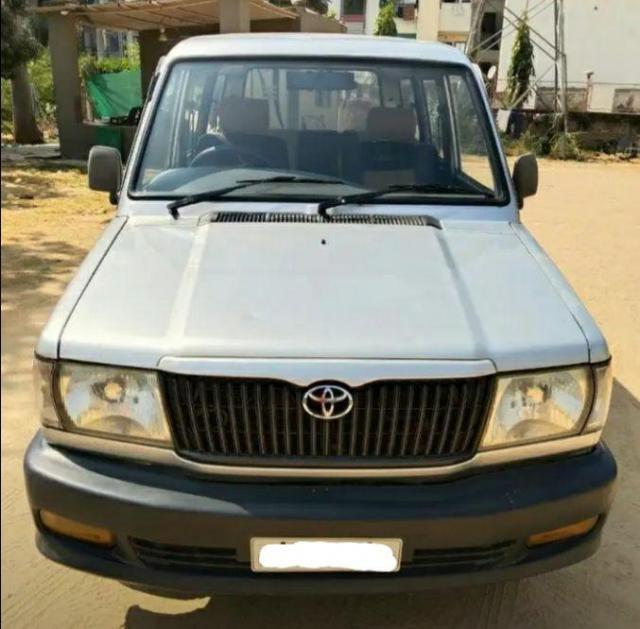 Toyota Qualis 2.4 DFS Price (incl. GST) in India,Ratings, Reviews ...