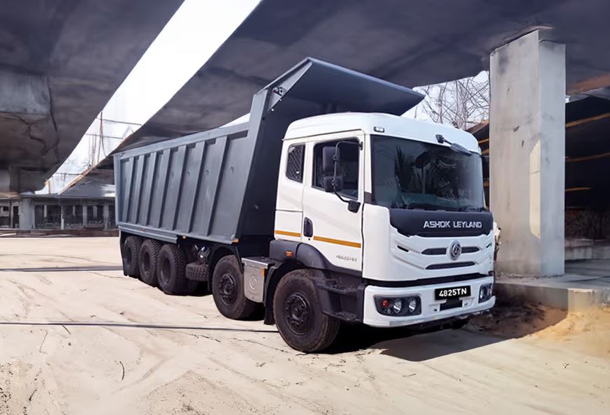 Ashok Leyland Avtr 3525 8x2 2022 Box Body/Diesel