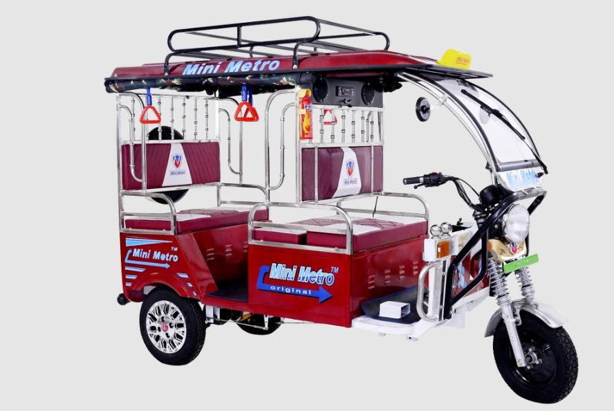 Mini Metro Passenger 2019 Gold