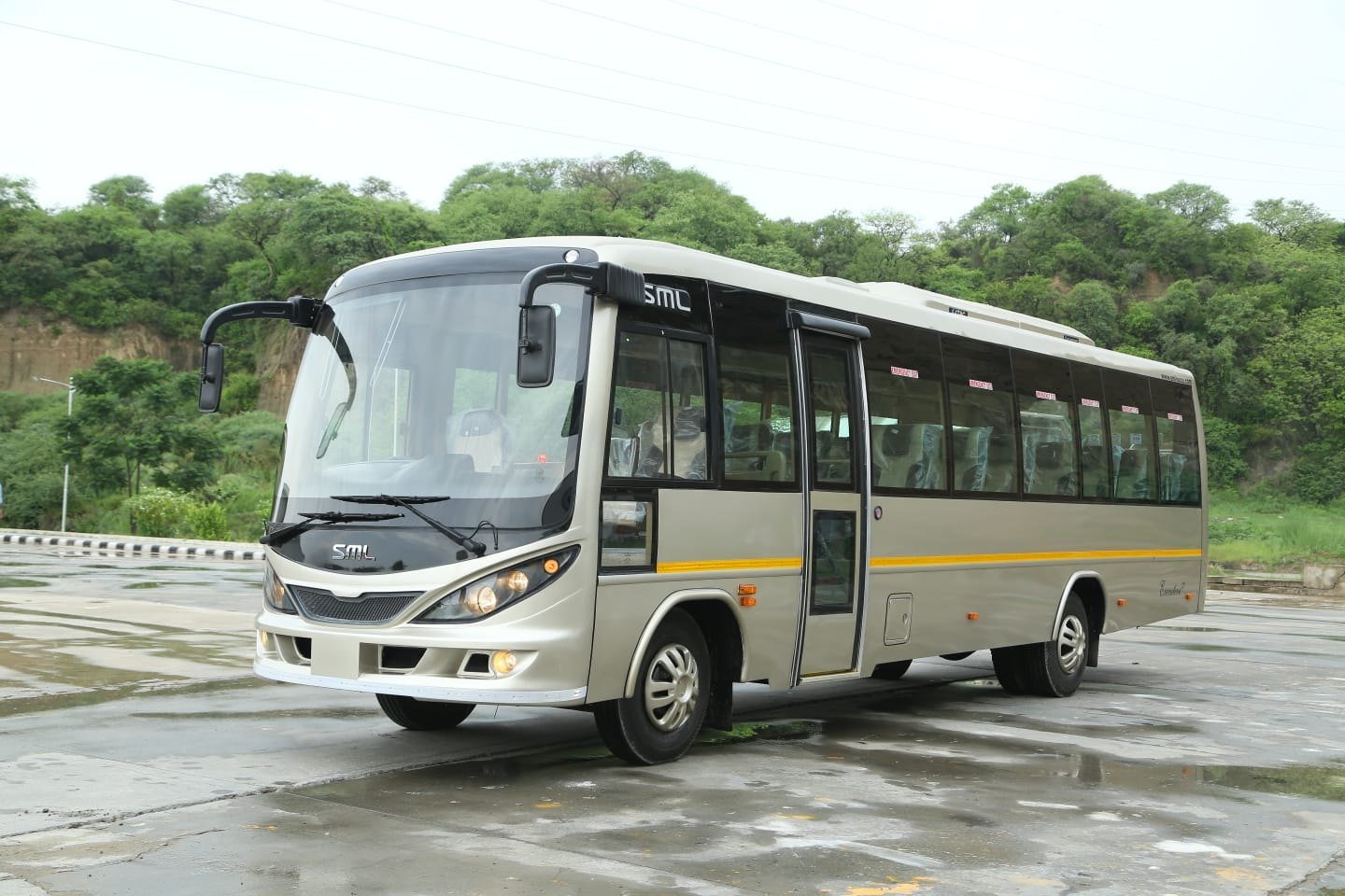 Sml Isuzu Fr 1318 2022 BS III 41 SEATER