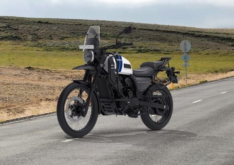 Yezdi Adventure 2025 Tornado Black